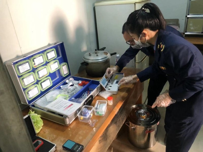 廈門集美區灌口市場監管所保障口罩復工生產企業食品安全