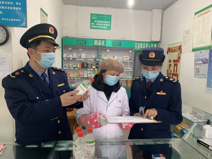 長興開展疫情防控類藥械產品執法檢查1