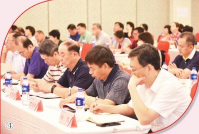 圖為學員們在讀書班上認真聽講。