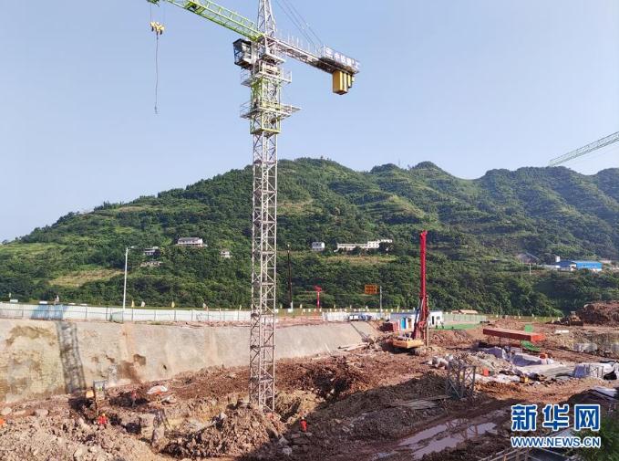 云南省水富市棚改項目在有序施工（8月10日攝）。  新華社記者 林碧鋒 攝