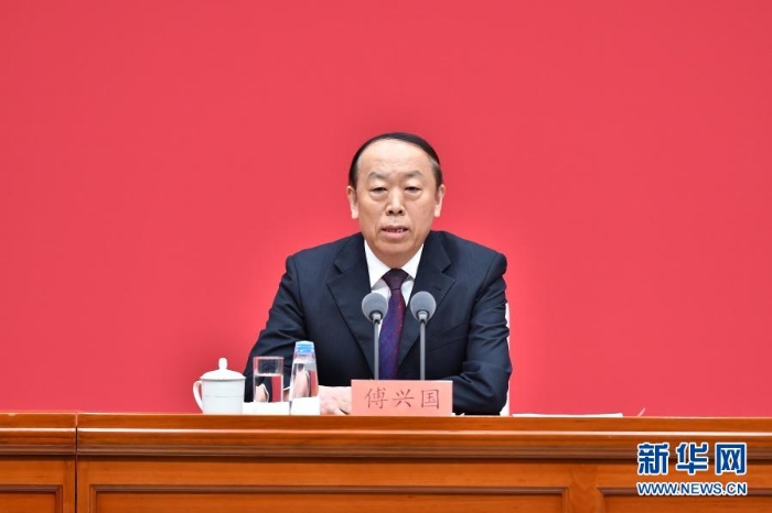 　　3月23日，中共中央在北京舉行新聞發布會，介紹中國共產黨成立100周年慶祝活動有關情況，并答記者問。這是中央組織部副部長傅興國在發布會上介紹有關情況。新華社記者 李鑫 攝