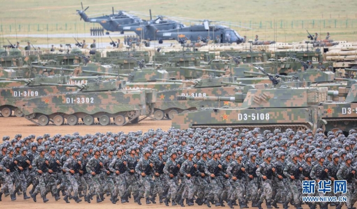 　2017年7月30日，慶祝中國人民解放軍建軍90周年閱兵在位于內蒙古的朱日和訓練基地舉行。新華社記者 李剛 攝