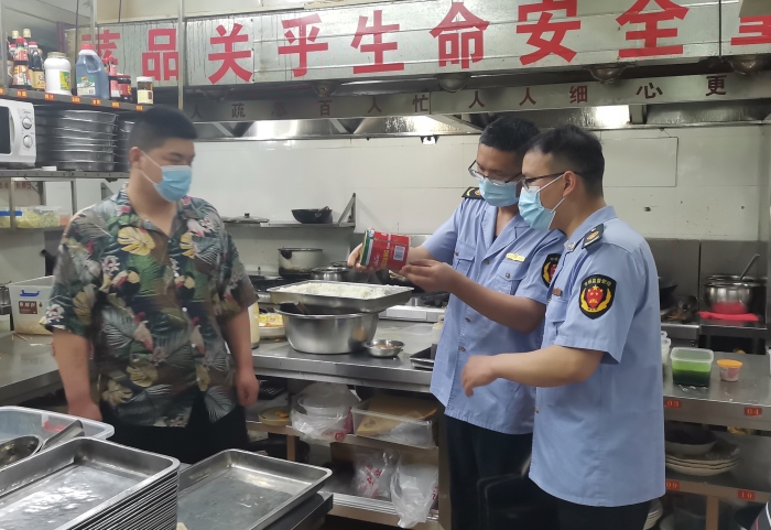 圖為檢查現場。