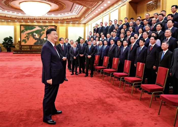 2021年6月29日，中共中央總書記、國家主席、中央軍委主席習近平在北京會見全國優秀縣委書記。　新華社記者 李學仁/攝