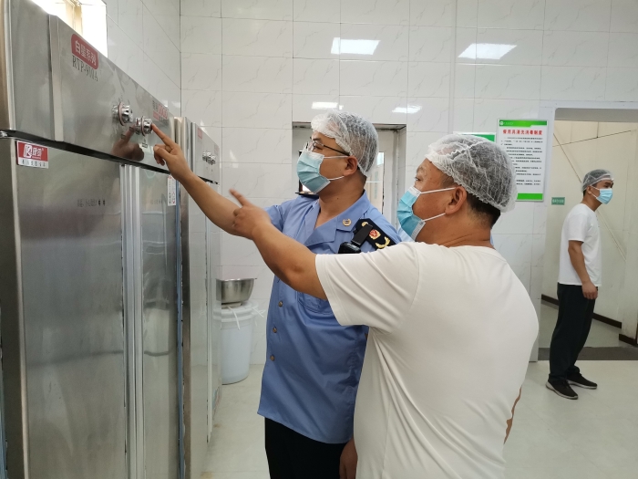 圖為檢查現(xiàn)場。