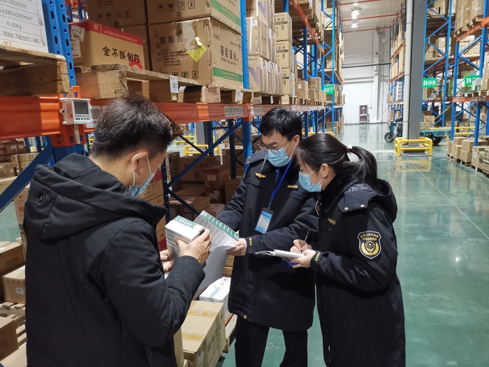 圖為檢查現場。（顏彩虹 攝）
