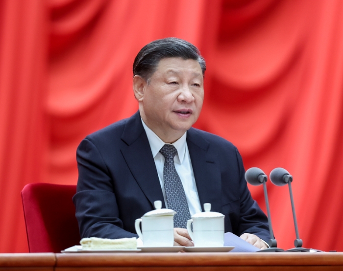 4月3日，學習貫徹習近平新時代中國特色社會主義思想主題教育工作會議在北京召開。中共中央總書記、國家主席、中央軍委主席習近平出席會議并發表重要講話。新華社記者 鞠鵬 攝
