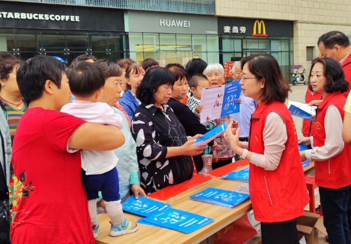 圖為9月22日，陜西省食藥檢院開展“增強質量意識 推進高質量發展”藥品安全進社區活動。