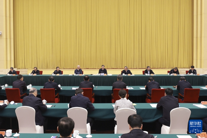 4月23日下午，中共中央總書記、國家主席、中央軍委主席習(xí)近平在重慶主持召開新時代推動西部大開發(fā)座談會并發(fā)表重要講話。新華社記者 王曄 攝