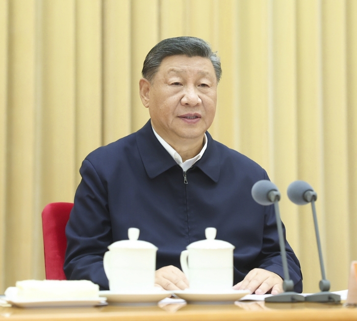 9月9日至10日，全國教育大會在北京召開。中共中央總書記、國家主席、中央軍委主席習近平出席會議并發表重要講話，代表黨中央向全國廣大教師和教育工作者致以節日祝賀和誠摯問候。新華社記者 鞠鵬 攝