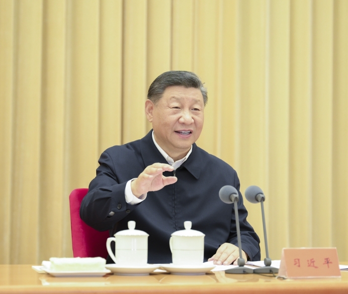 9月9日至10日，全國教育大會在北京召開。中共中央總書記、國家主席、中央軍委主席習近平出席會議并發表重要講話，代表黨中央向全國廣大教師和教育工作者致以節日祝賀和誠摯問候。新華社記者 李濤 攝