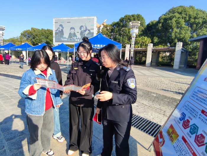 圖為南豐縣開展普法宣傳活動現場。（通訊員鄢國卿 攝）