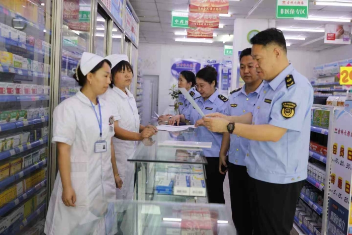 圖為吉林省藥監局開展藥品流通環節“清源”行動專項督導檢查。（葉陽歡攝）